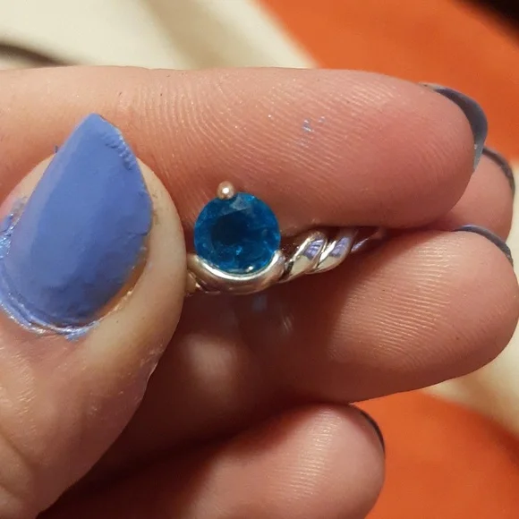 Ring - Picture 3 of 4